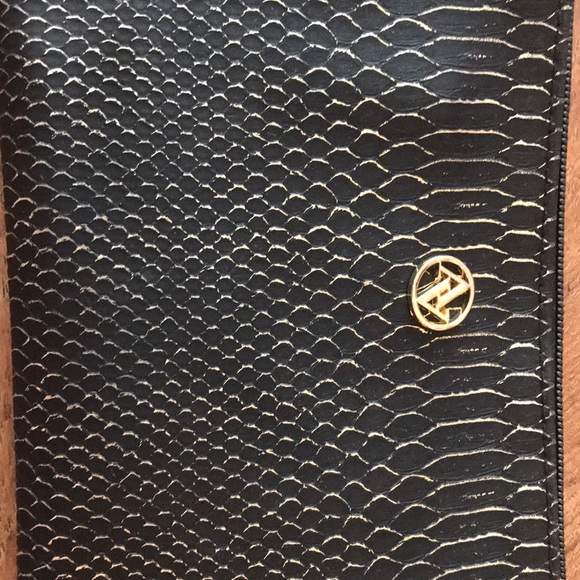 Black & Gold Phone Charging Clutch Wallet NWT - Picture 5 of 7